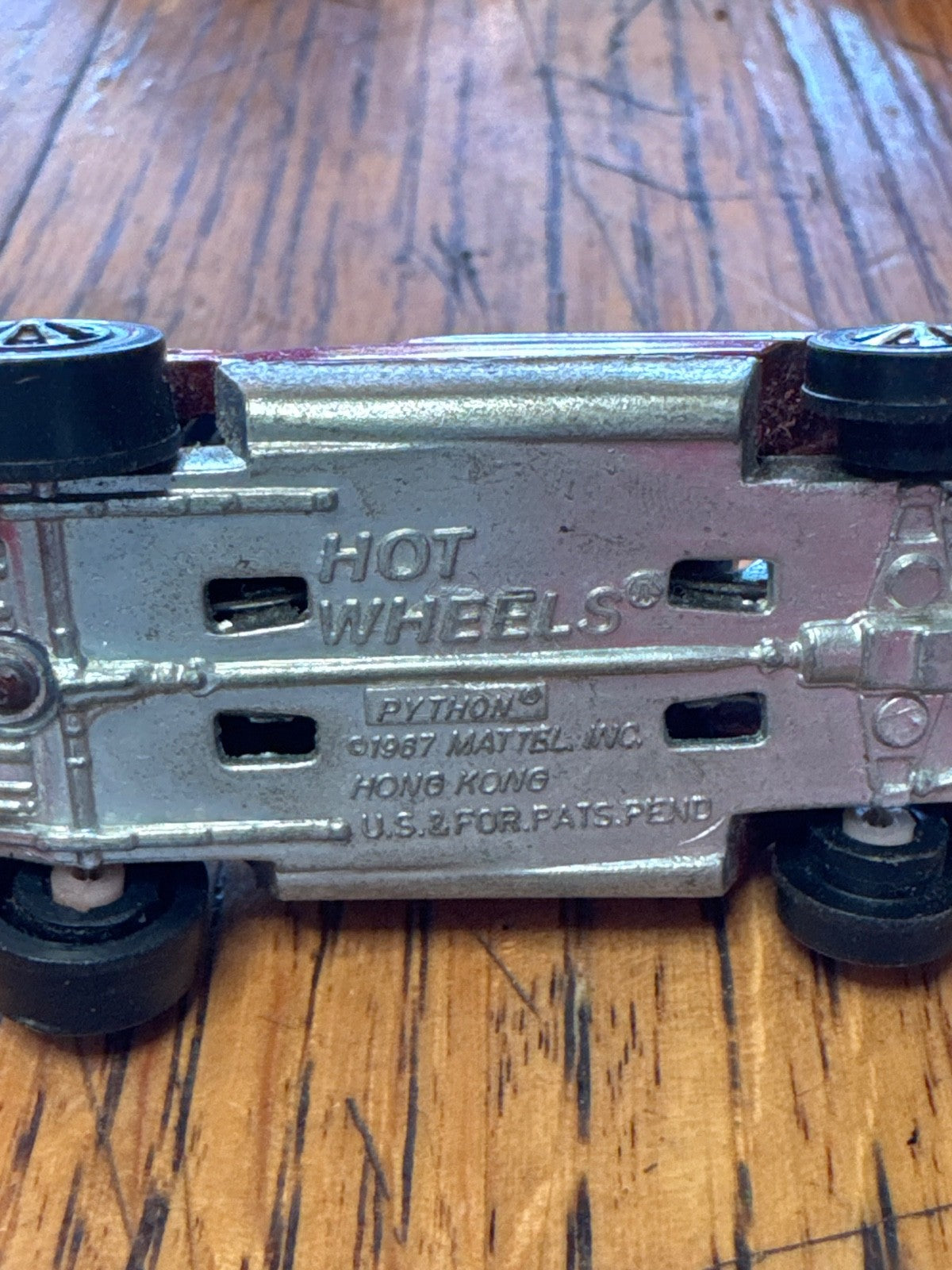 Hot Wheels Redline 1967 Python - HK Red Wheel Comes Off