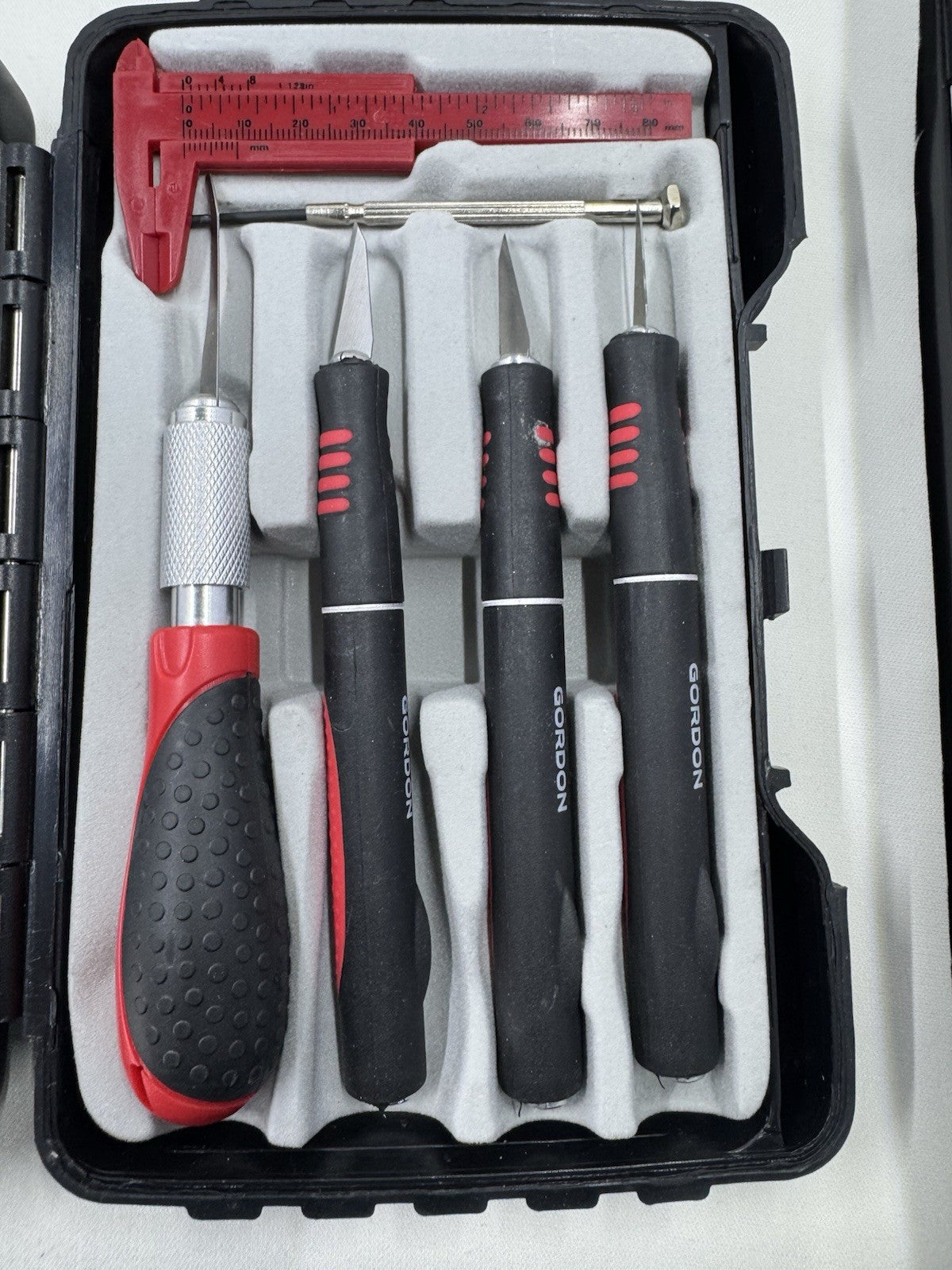 33pc Deluxe Craft HOBBY KNIFE Set w/ Precision Cutting Blades & More