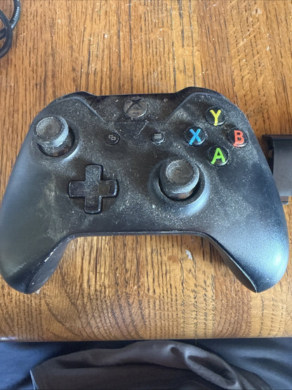 Microsoft 1537 Black Handheld Bluetooth Wireless Gaming Controller For Xbox One