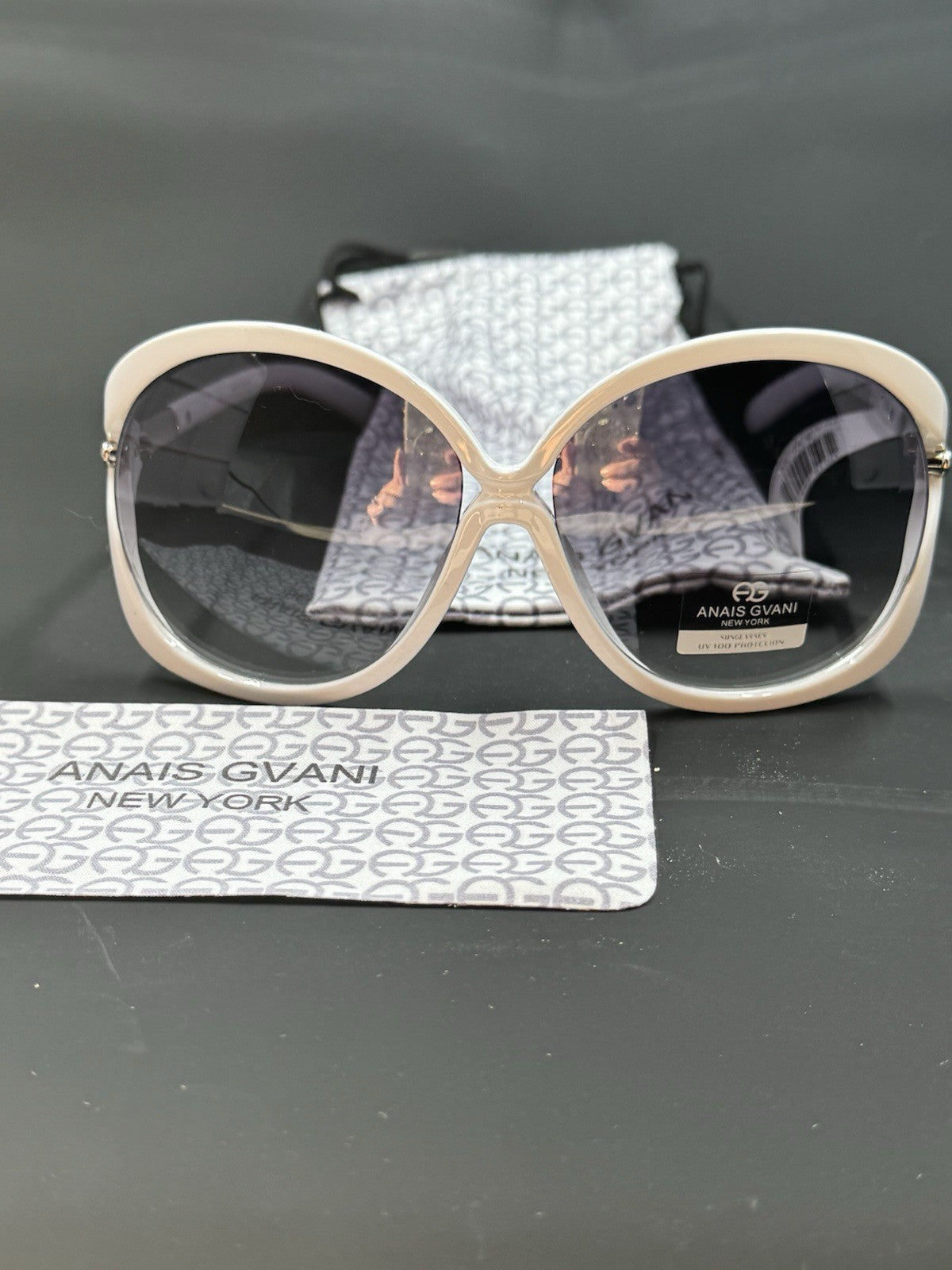 Anais Gvani  Womens Oversized Fashion Sunglasses UV400 PROTECTION