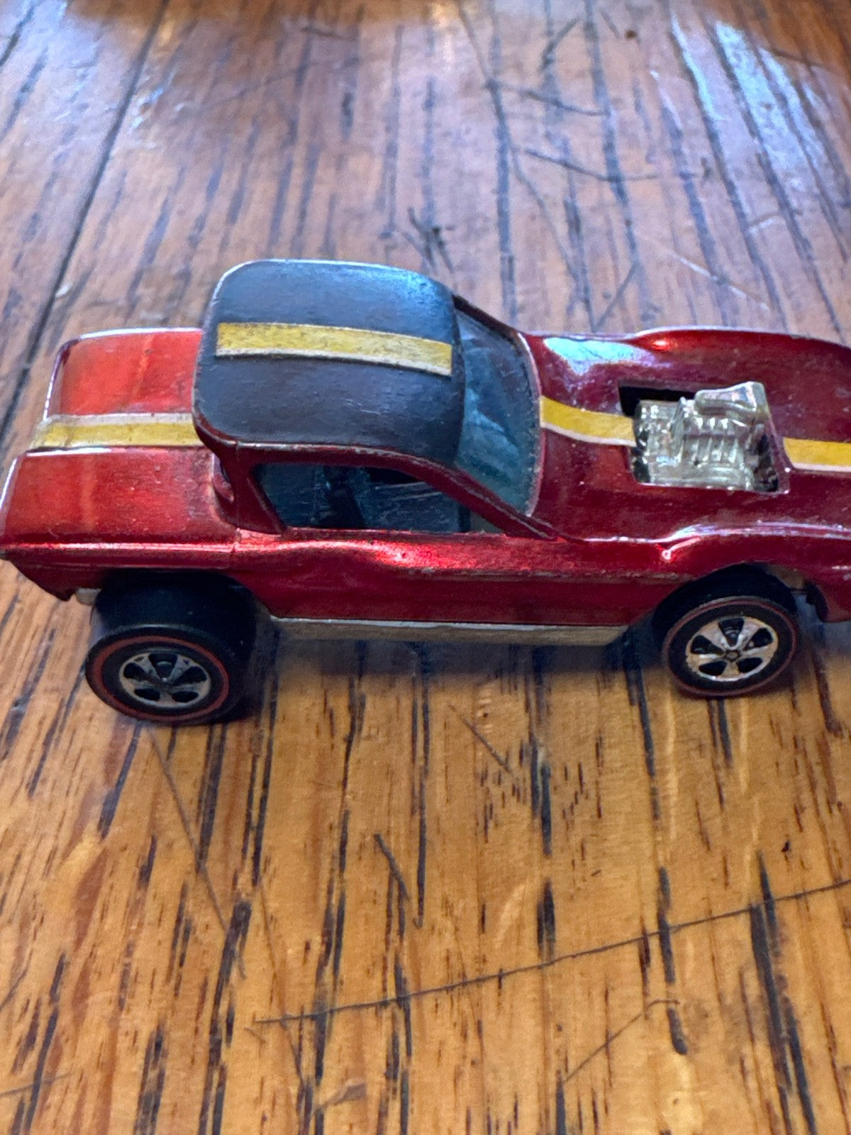 Hot Wheels Redline 1967 Python - HK Red Wheel Comes Off