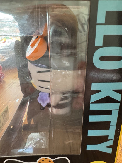 Funko Pop! #70 Hello Kitty (Black Light) Hot Topic Exclusive. EXCELLENT COND