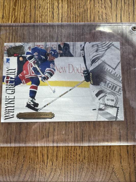 Wayne Gretzky 1997-98 Donruss Priority 4x6 Postcards #7 New York Rangers