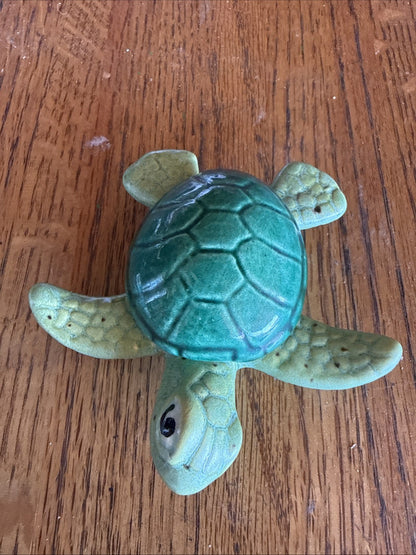 Ben Diller Hawaii Sea Turtle Trinket Box