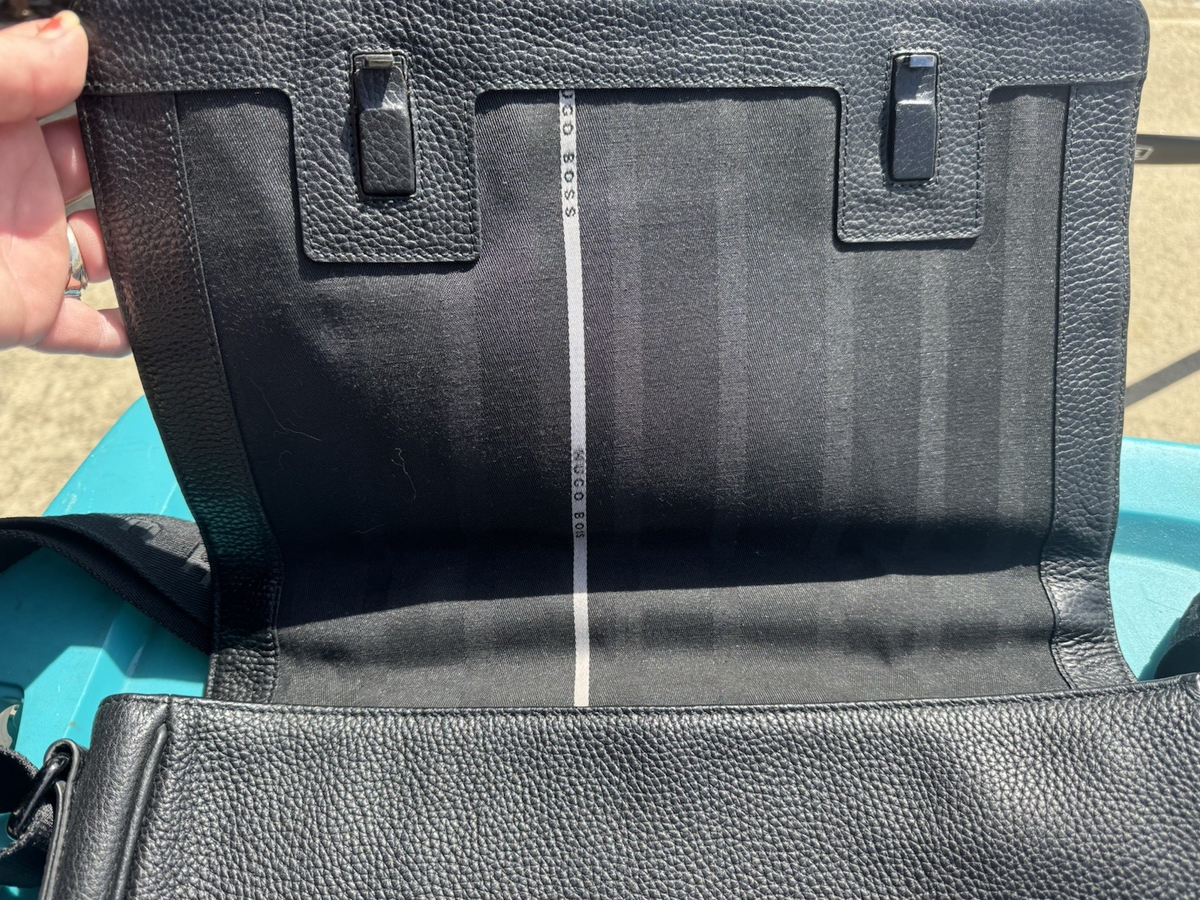 Genuine HUGO BOSS PEBBLEDleather front flap messenger bag for work school travel