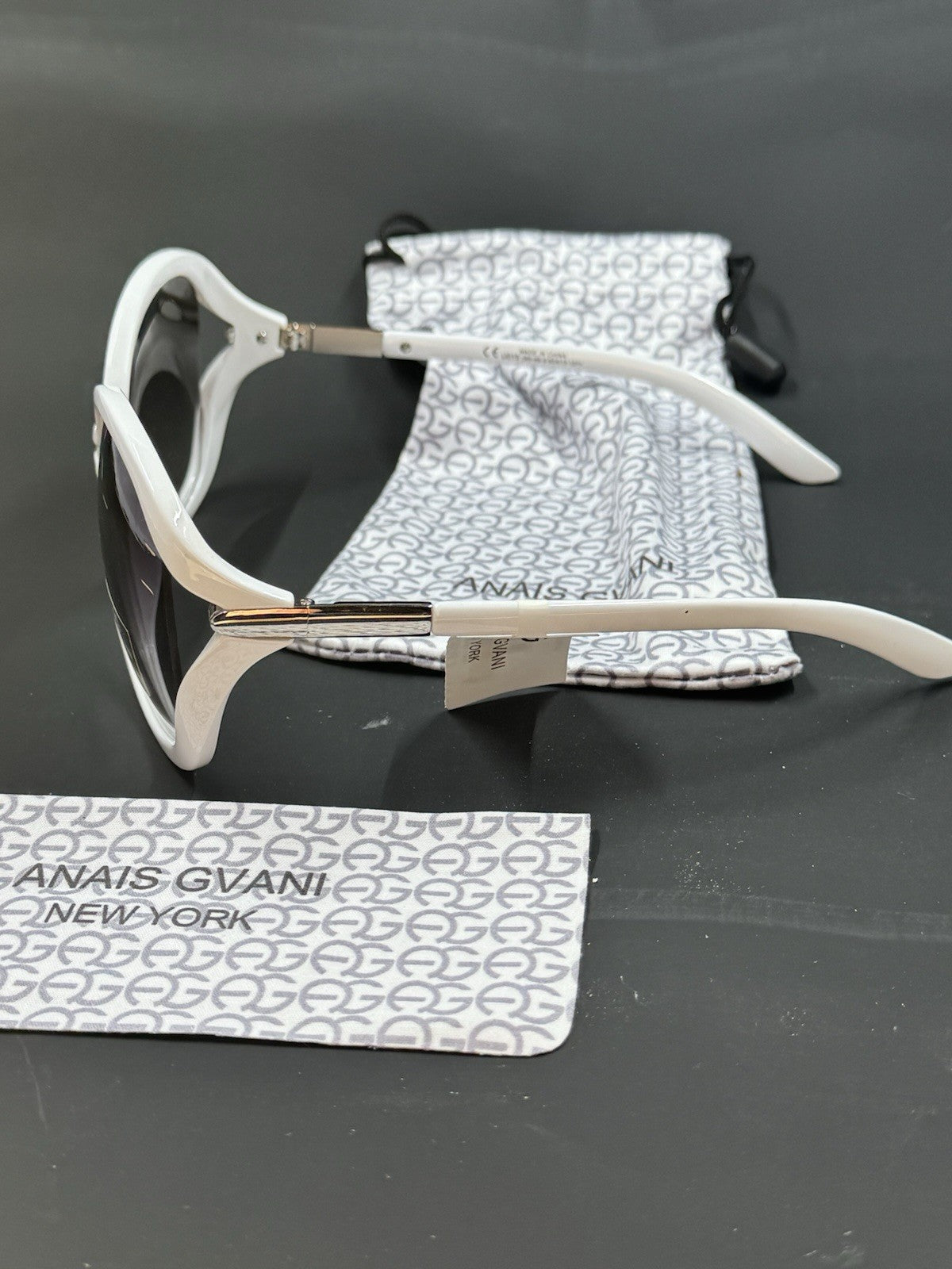 Anais Gvani  Womens Oversized Fashion Sunglasses UV400 PROTECTION