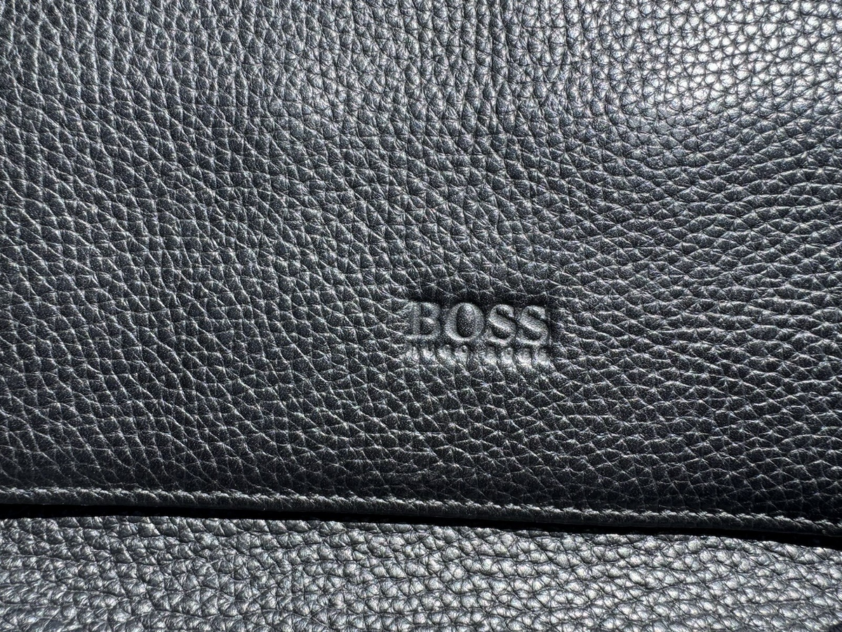 Genuine HUGO BOSS PEBBLEDleather front flap messenger bag for work school travel