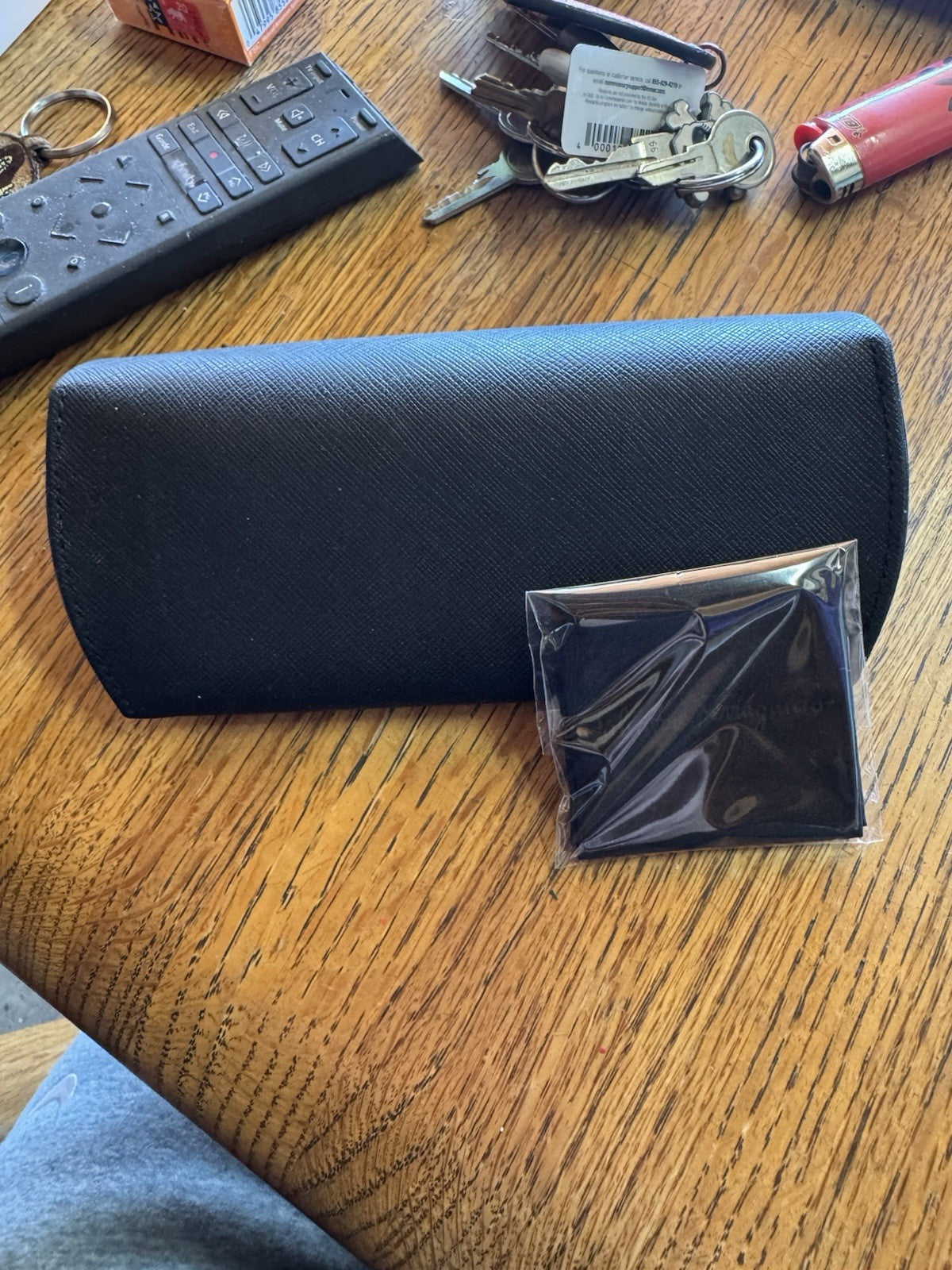 Salvatore Ferragamo Black Crosshatch Magnetic Eyeglass Sunglass Case Clean cloth