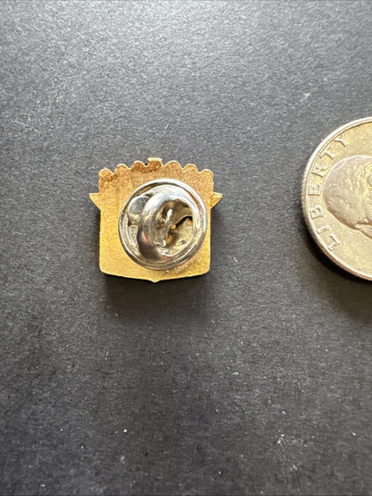 Cadillac Crest  Gold Tone & Enamel Automobile Hat Lapel Pin Badge Vintage 3/4"