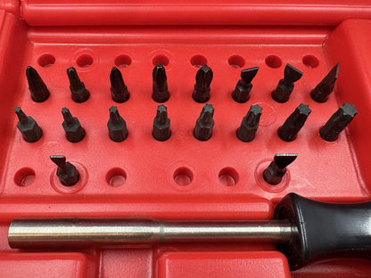 Snap On Tools SSDM41  Magnetic Black Hard Handle Screwdriver Set With PB32 Case